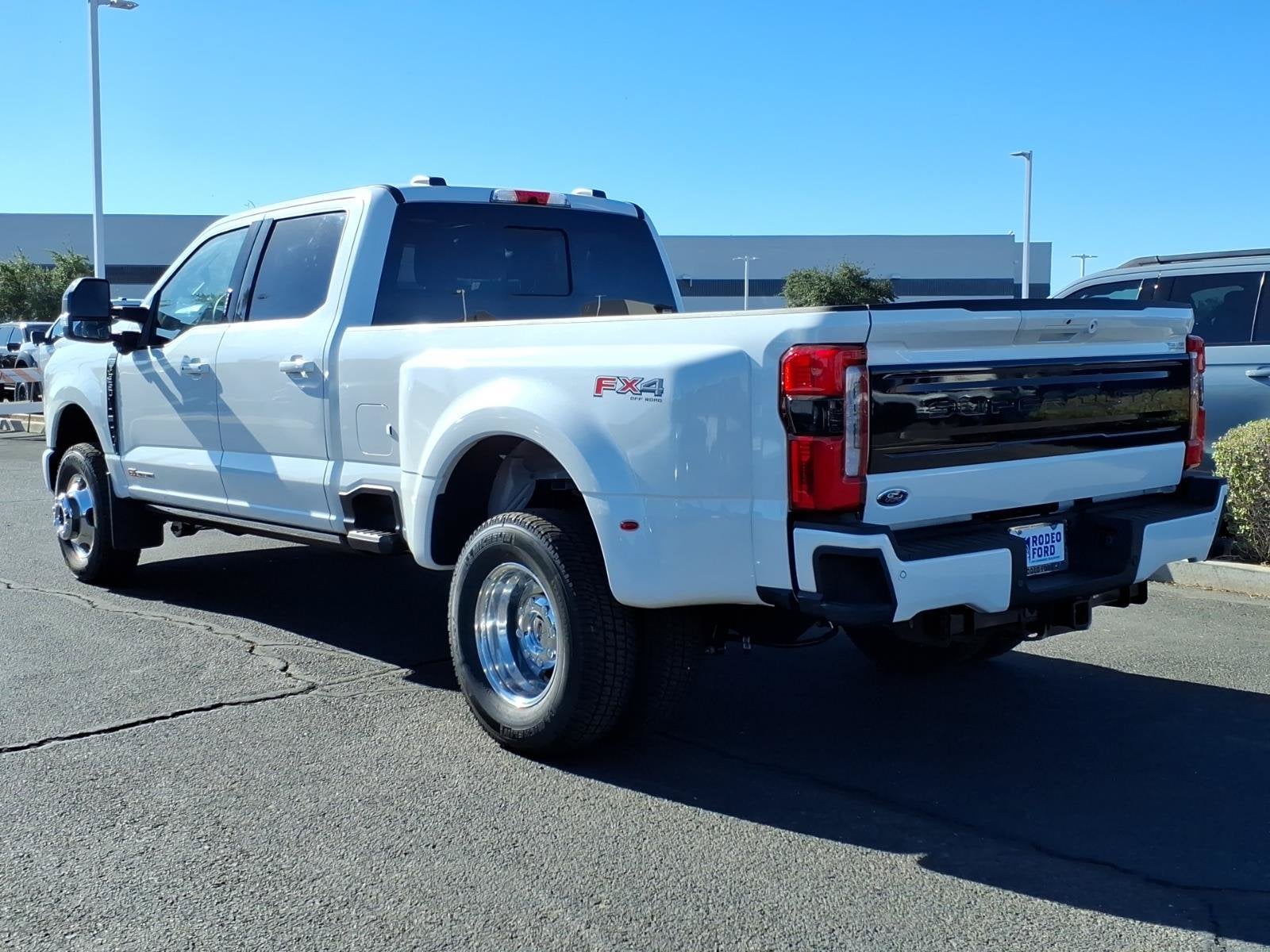 2026 Ford Super Duty F-350 DRW Platinum