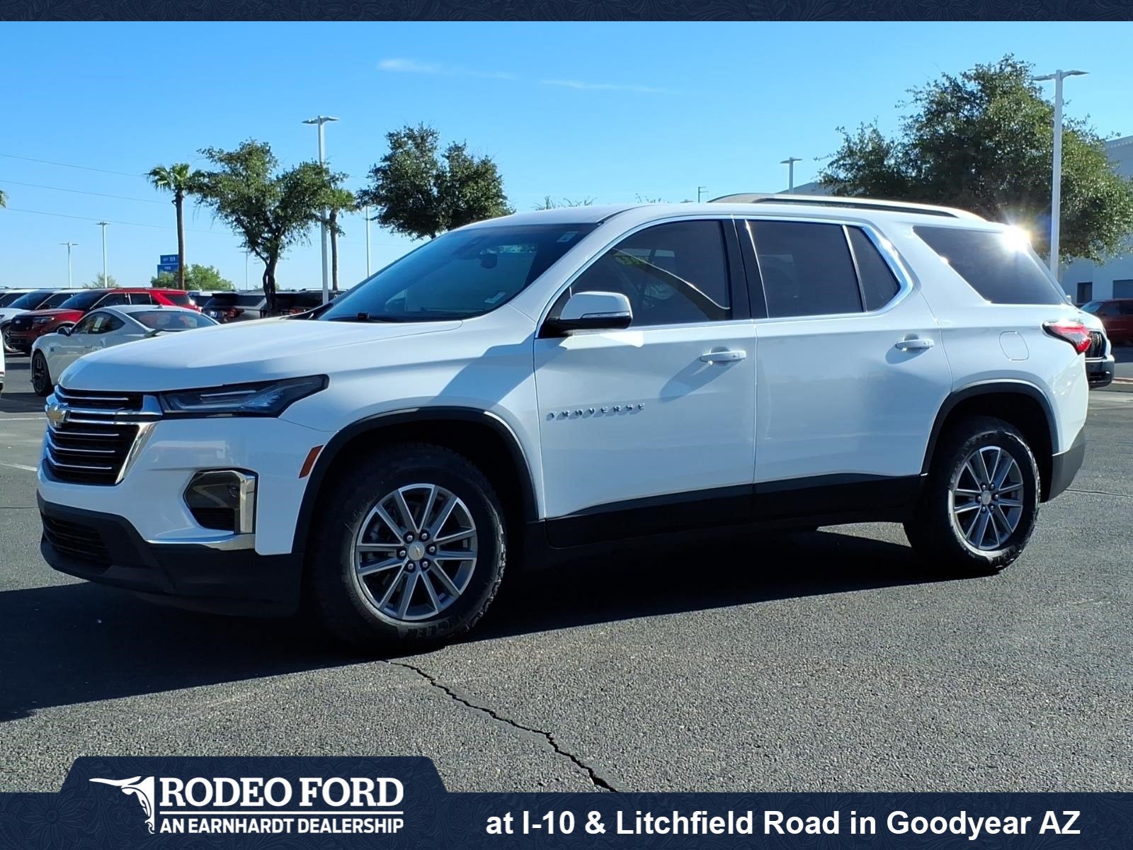 2023 Chevrolet Traverse LT Cloth