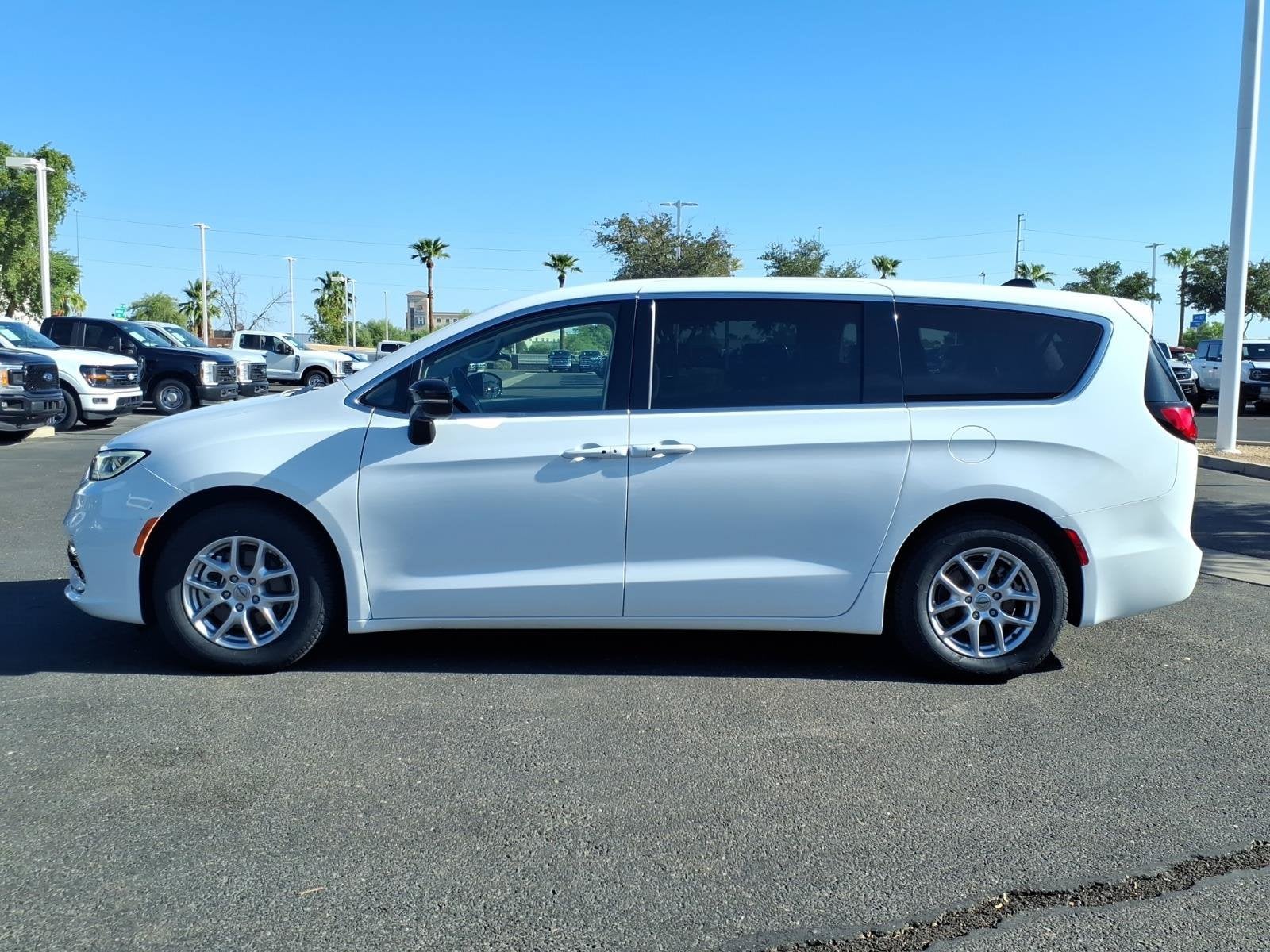 2024 Chrysler Pacifica Touring L