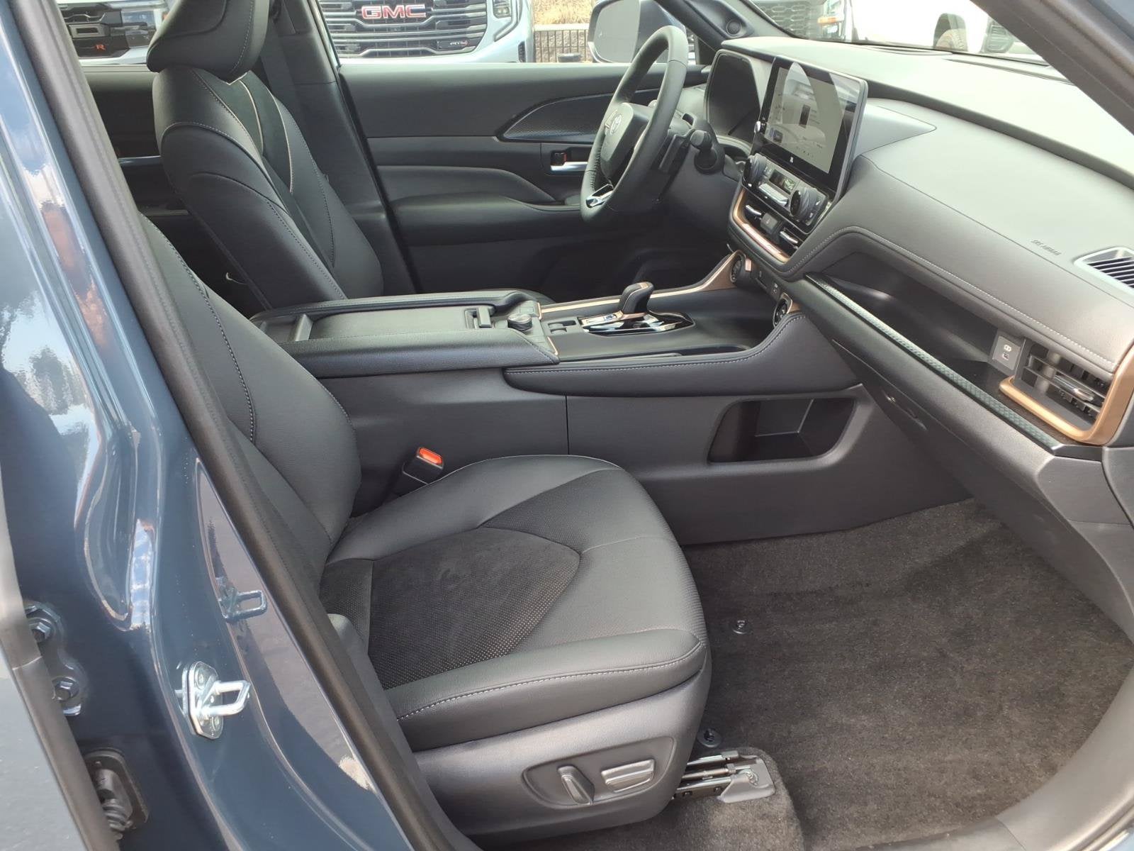 2026 Toyota Grand Highlander Hybrid MAX Platinum